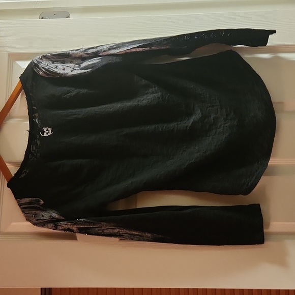 Rock & Republic burn out shirt accented sleeves wings with studs design. MED - Picture 6 of 7